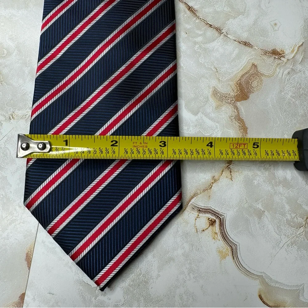 NWT Hisdern Hand Made Men's Tie 3 1/4